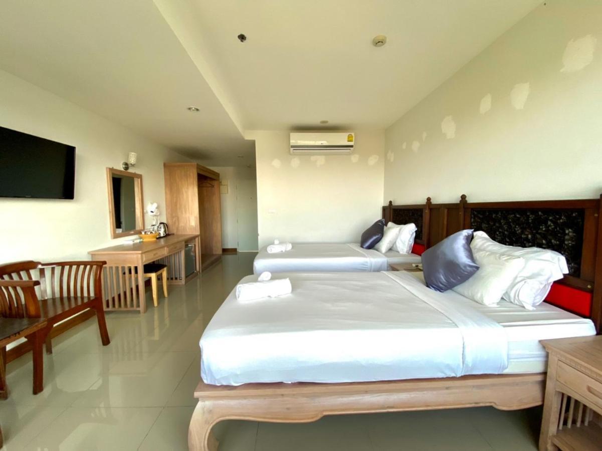 At Ruam Chok Hotel Csiangmaj Kültér fotó