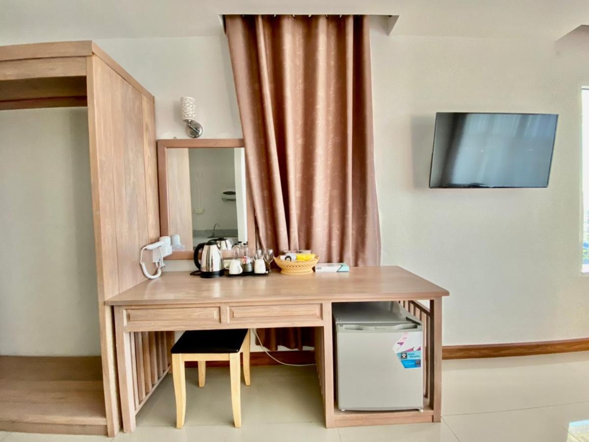 At Ruam Chok Hotel Csiangmaj Kültér fotó
