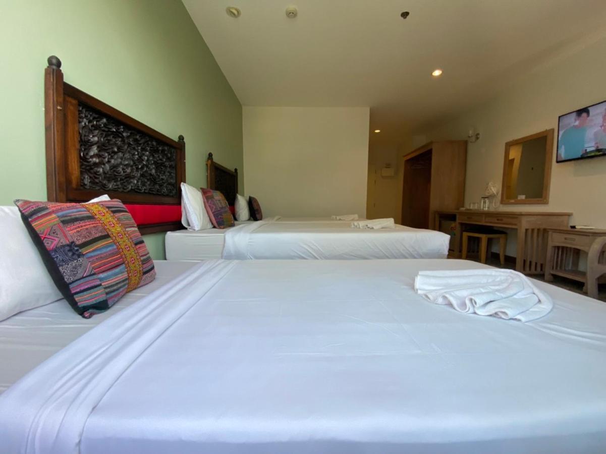 At Ruam Chok Hotel Csiangmaj Kültér fotó