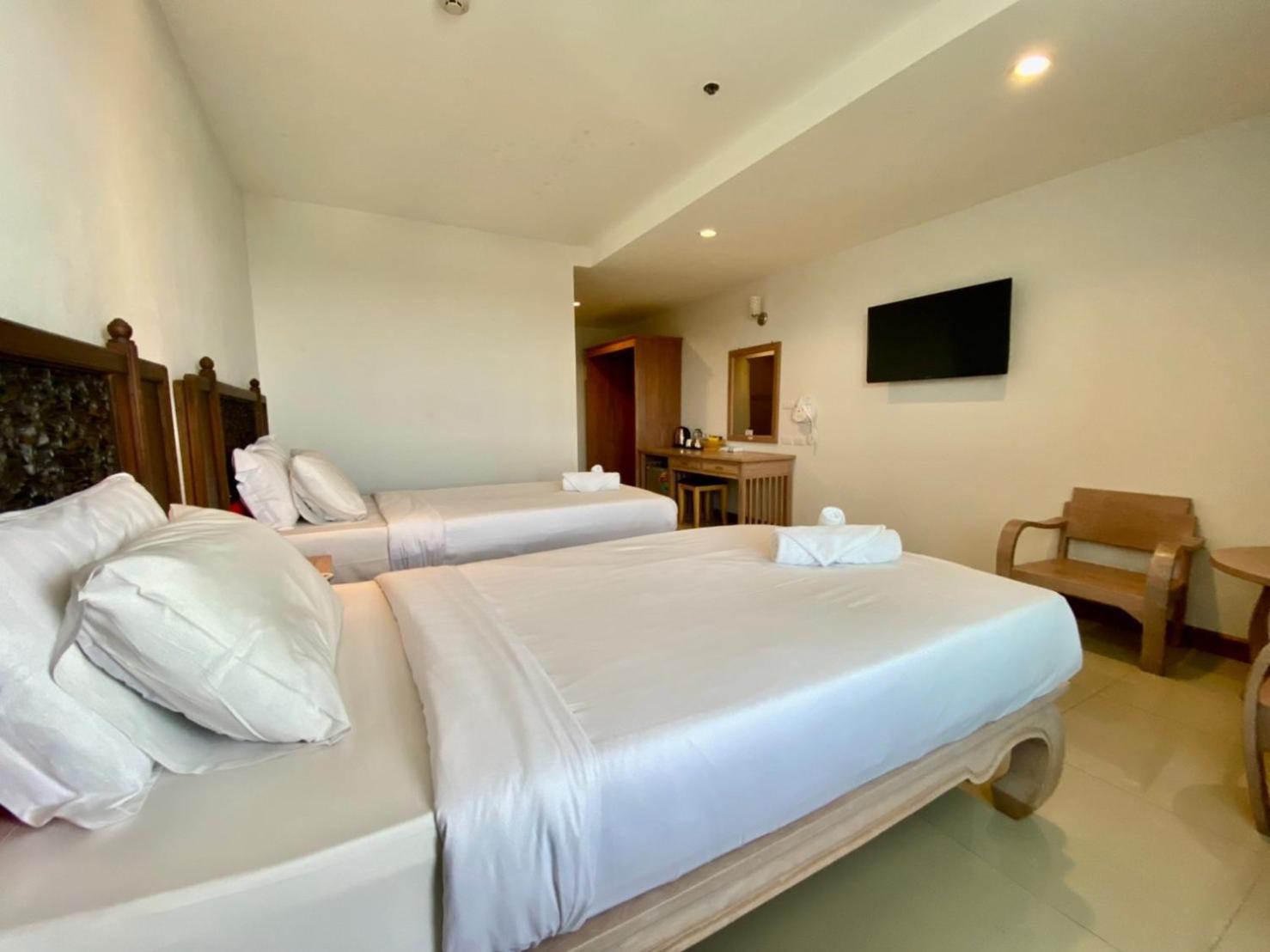 At Ruam Chok Hotel Csiangmaj Kültér fotó