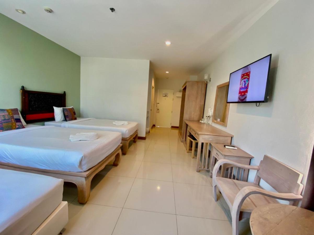At Ruam Chok Hotel Csiangmaj Kültér fotó