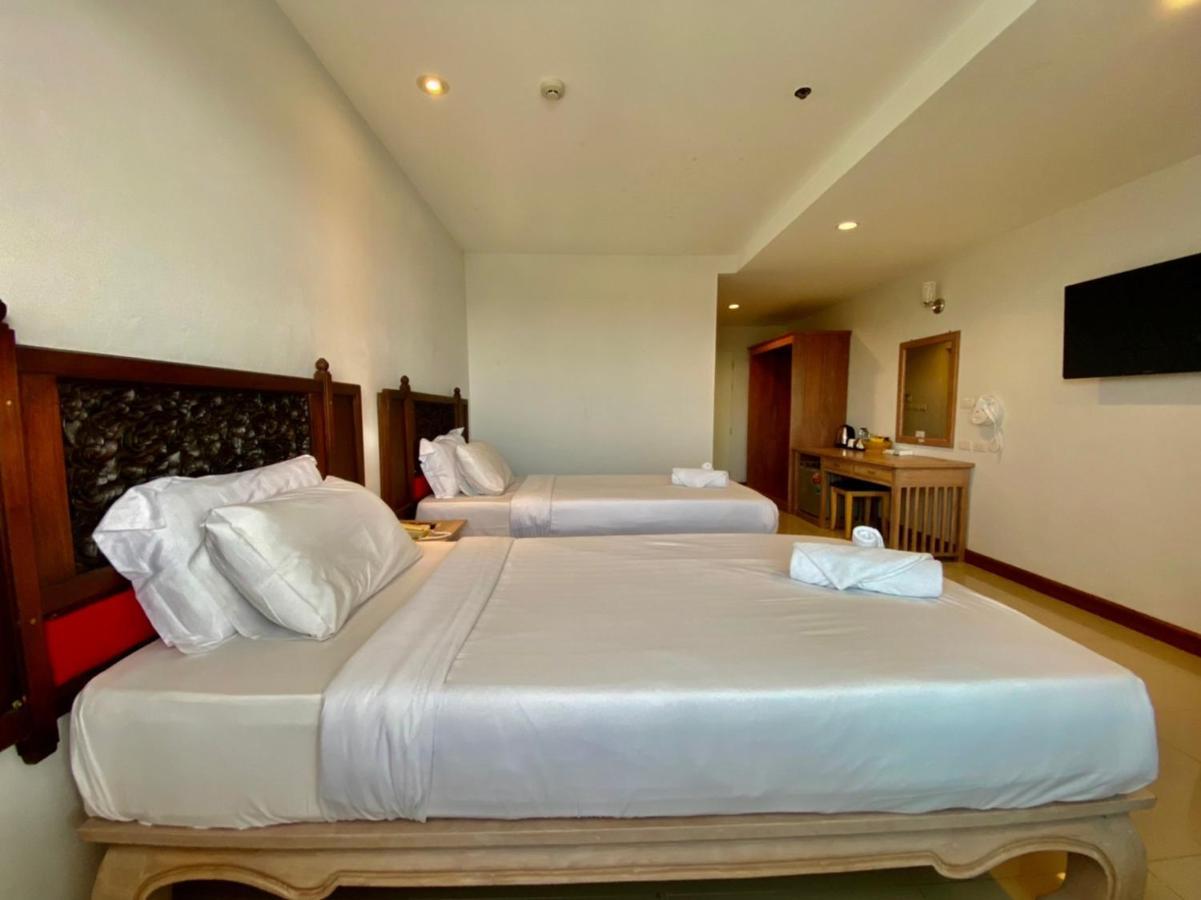 At Ruam Chok Hotel Csiangmaj Kültér fotó