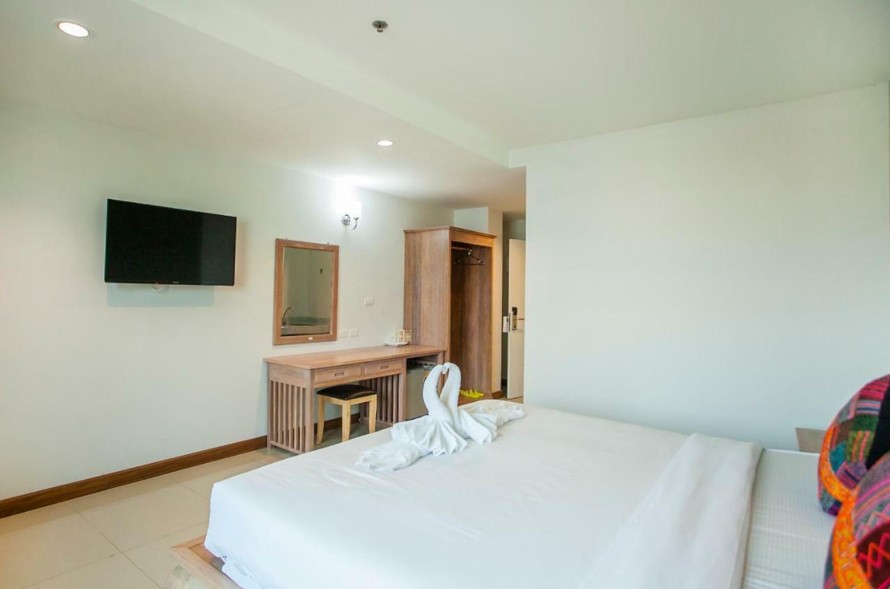 At Ruam Chok Hotel Csiangmaj Kültér fotó